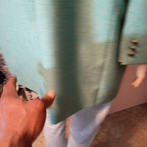 Green Sport Coat with Modern Cut and Notched Lapels - Picture 12 of 16